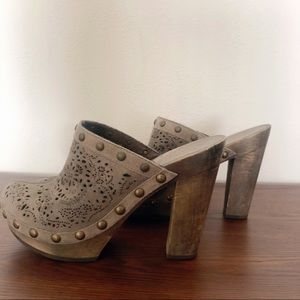 ASH wedge mules